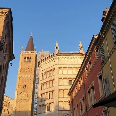 Apartment Mansarda Laurent Parma