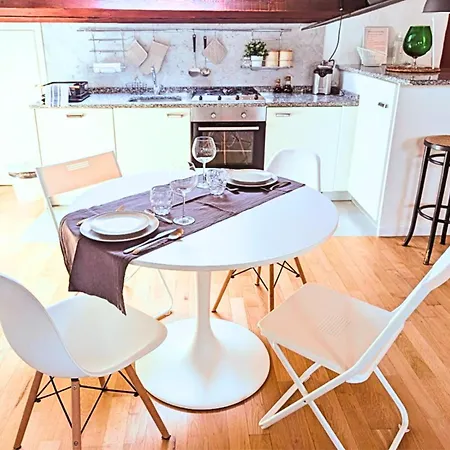 Apartment Mansarda Laurent Parma
